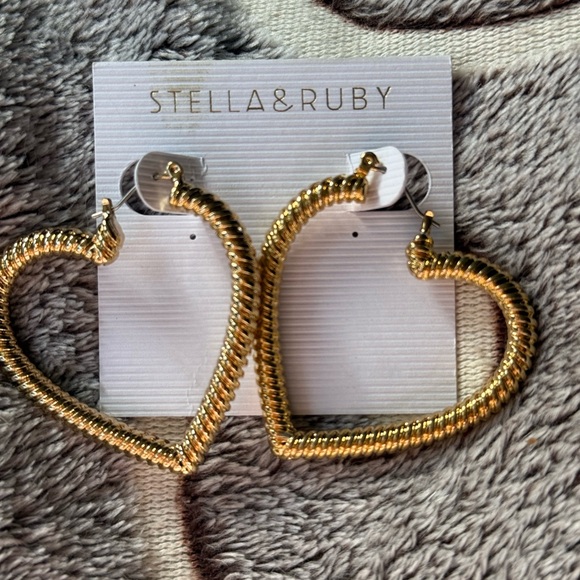 Stella & Ruby Gold Heart Hoop Earrings - Picture 1 of 3